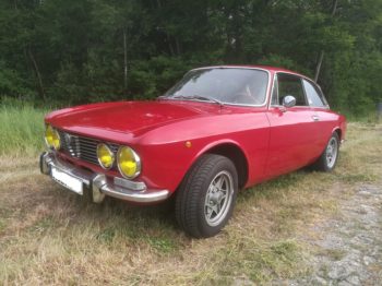 Rénovation complète d'un intérieur cuir sur un Coupé 2000 Bertone Alfa Romeo par RC Sellerie à Languenan RC Sellerie