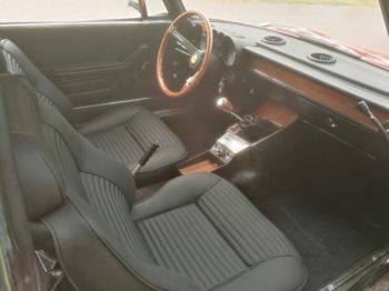Rénovation complète d'un intérieur cuir sur un Coupé 2000 Bertone Alfa Romeo par RC Sellerie à Languenan RC Sellerie