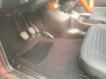 Remplacement des moquettes sur un Coupé 2000 Bertone Alfa Romeo par RC Sellerie à Languenan RC Sellerie