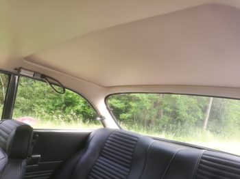 Remplacement du ciel de toit sur un Coupé 2000 Bertone Alfa Romeo par RC Sellerie à Languenan RC Sellerie