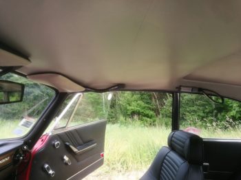 Remplacement du ciel de toit sur un Coupé 2000 Bertone Alfa Romeo par RC Sellerie à Languenan RC Sellerie