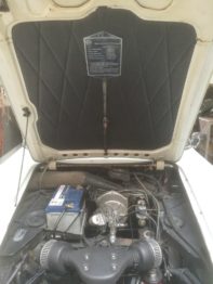 Remplacement de l'isolant thermique et phonique du capot moteur d'une Lancia Flavia par RC Sellerie à Languenan RC Sellerie
