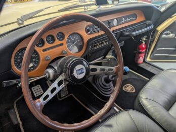 Rénovation de la planche de bord en vinyle d'une Lancia Fulvia Zagato par RC Sellerie RC Sellerie