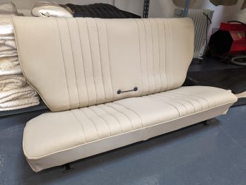 Réalisation d'une sellerie Tissu avec changement des mousses sur Renault 5 TL par RC Sellerie RC Sellerie
