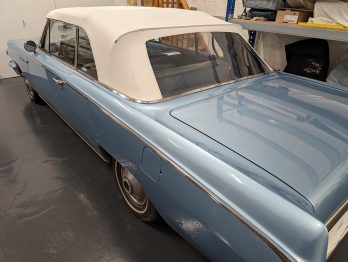 Remplacement de la capote en Vinyle d'une Buick Slylark par RC Sellerie RC Sellerie
