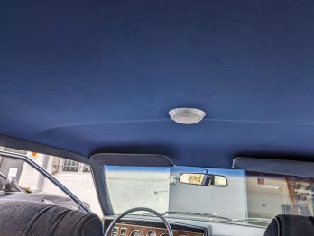 Remplacement du tissu de ciel de toit en microfibre type alcantara sur une Buick Skylark par RC Sellerie RC Sellerie