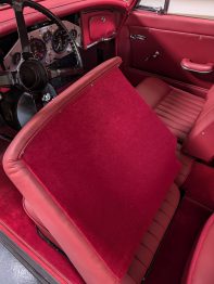 Réalisation des sièges en cuir de cette Jaguar XK 150 FHC par RC Sellerie RC Sellerie