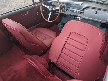 Arrière dossier en cuir avec côtes sellier pour une Lancia Flaminia par RC Sellerie RC Sellerie