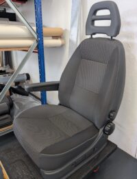 Assise siège conducteur FIAT Ducato refaite à neuf : mousse et coiffe en tissu réalisée par RC Sellerie RC Sellerie